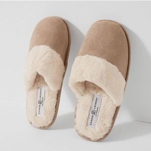 Chinese Laundry Koda Casual Slippers. Size M/L. NWT.
